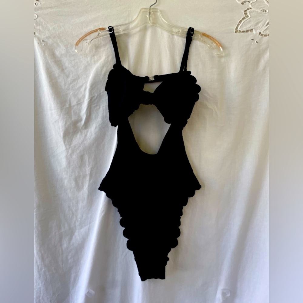 1pc swimsuit L. NWT
